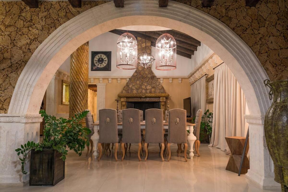 Grand Mansion & Phrenaros