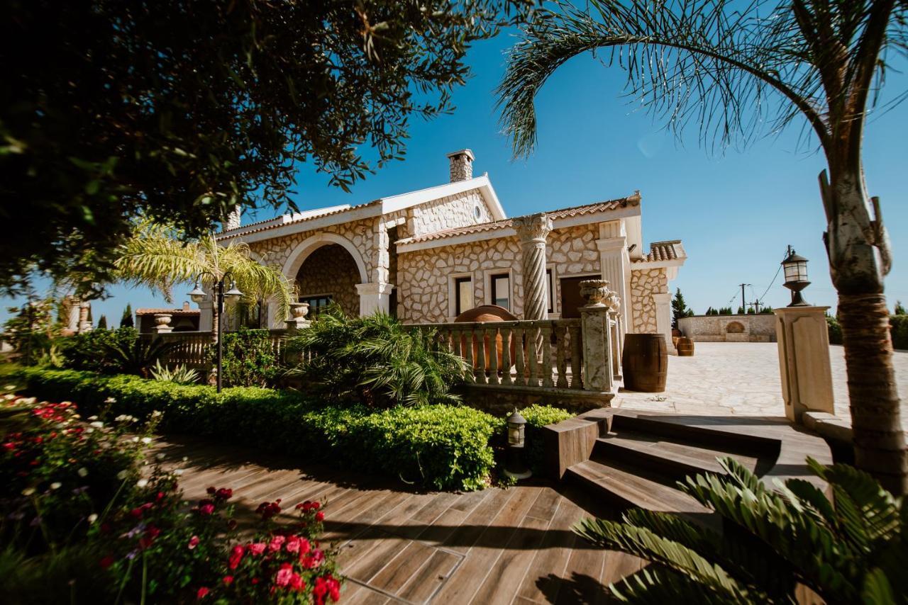 Villa Grand Mansion &