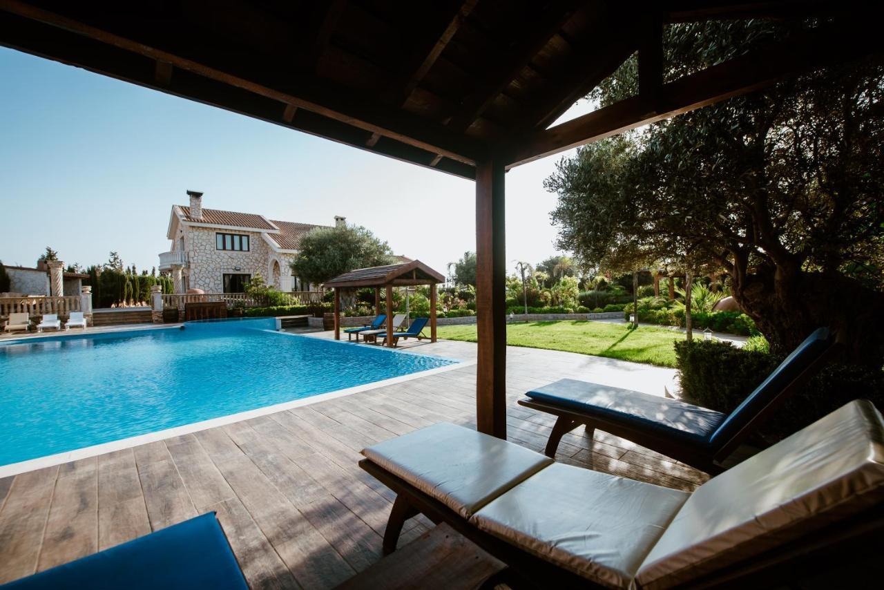 Grand Mansion & Phrenaros