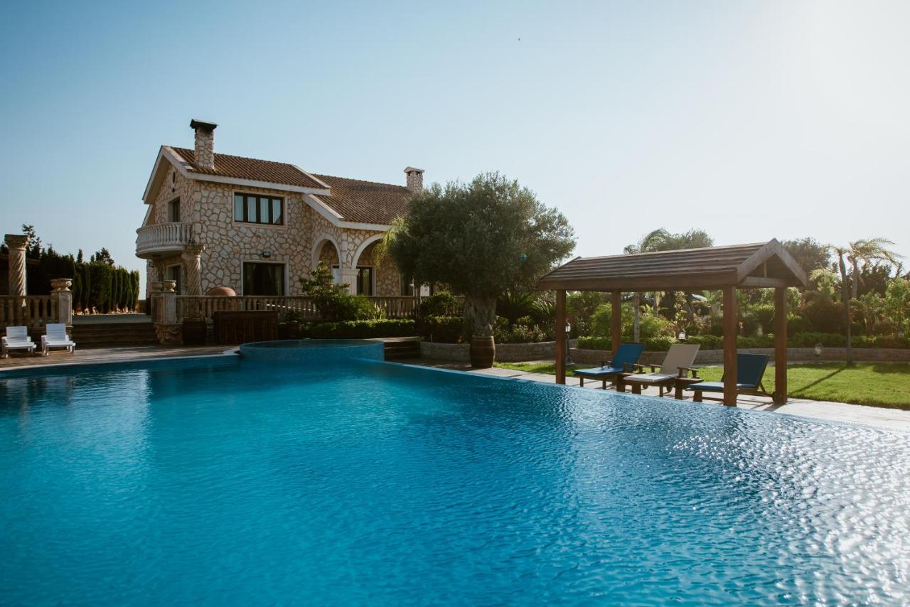Grand Mansion & Villa *