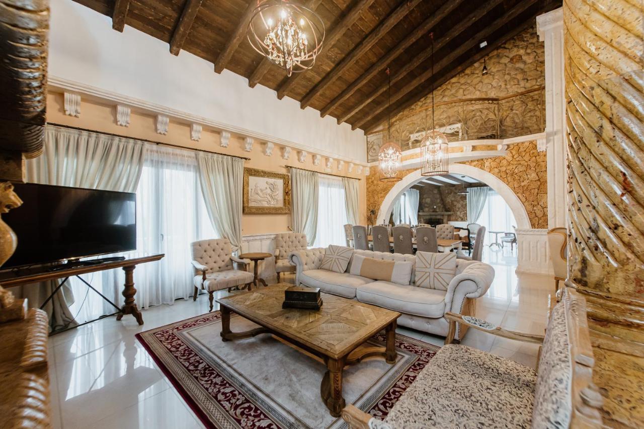 Grand Mansion &
