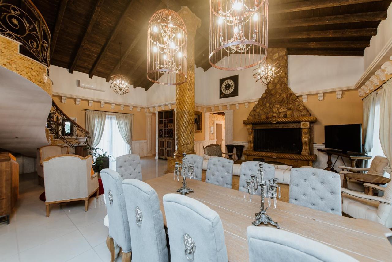 Villa Grand Mansion &